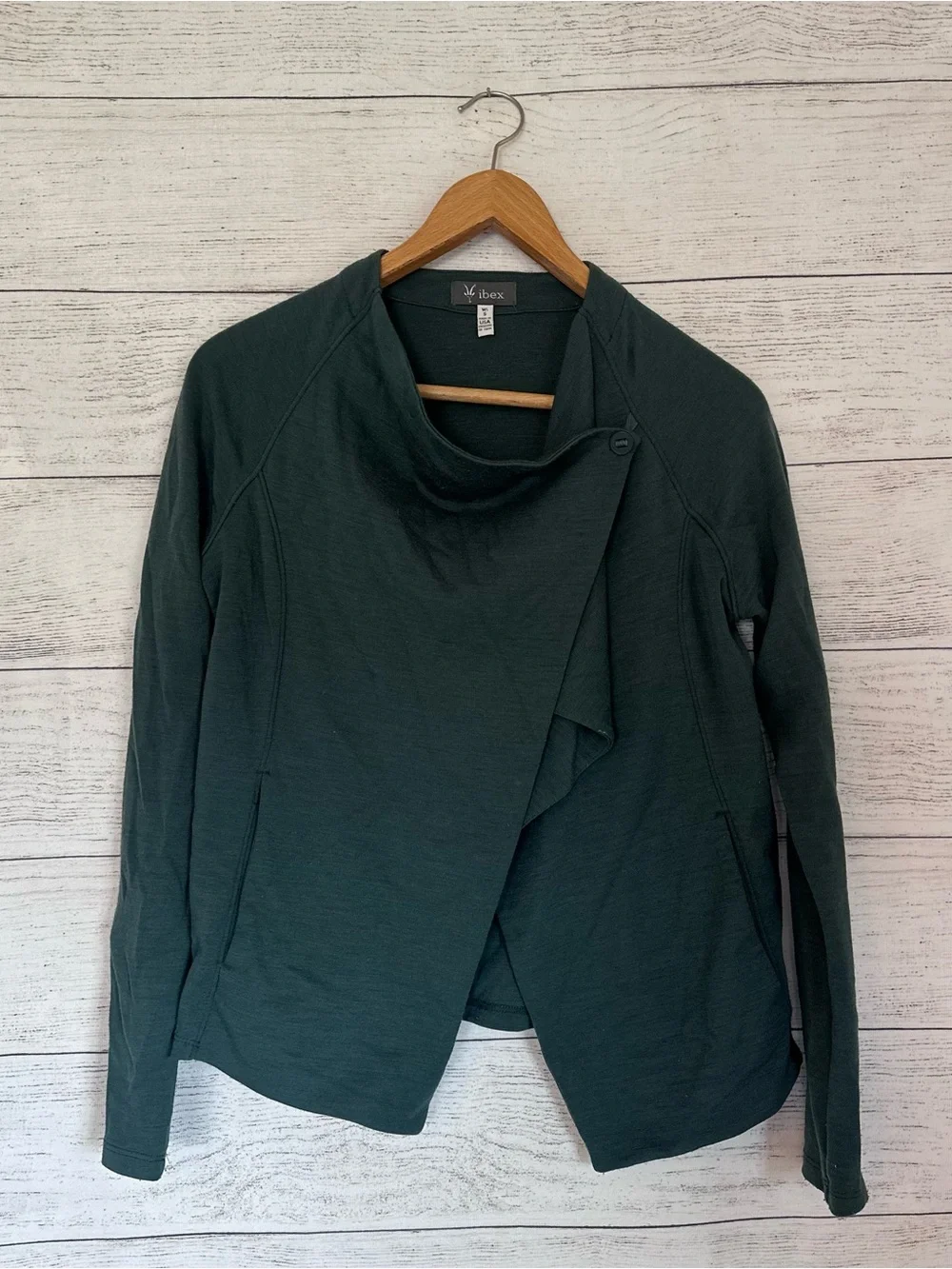 Ibex Women’s Layover Cross Wool Cardigan. - Picture 1 of 5
